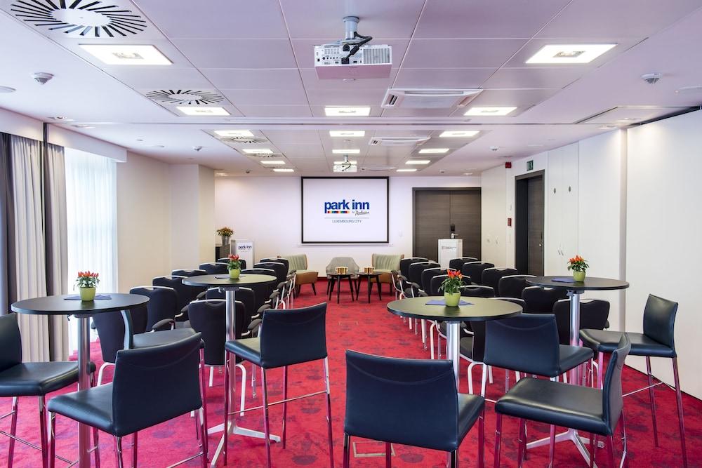 Park Inn By Radisson Luxembourg City Esterno foto