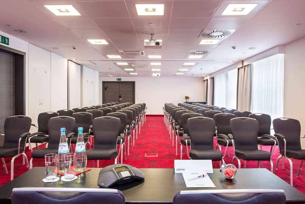 Park Inn By Radisson Luxembourg City Servizi foto